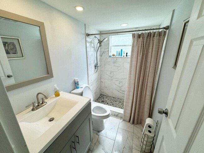 Photo - 161 Monaco Way