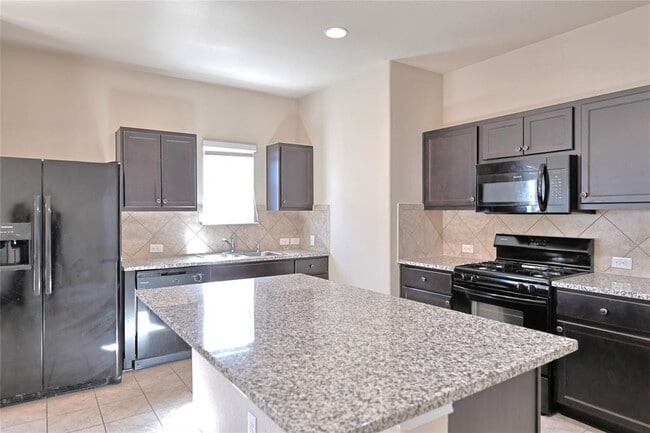 Photo - 1525 Maier Dr