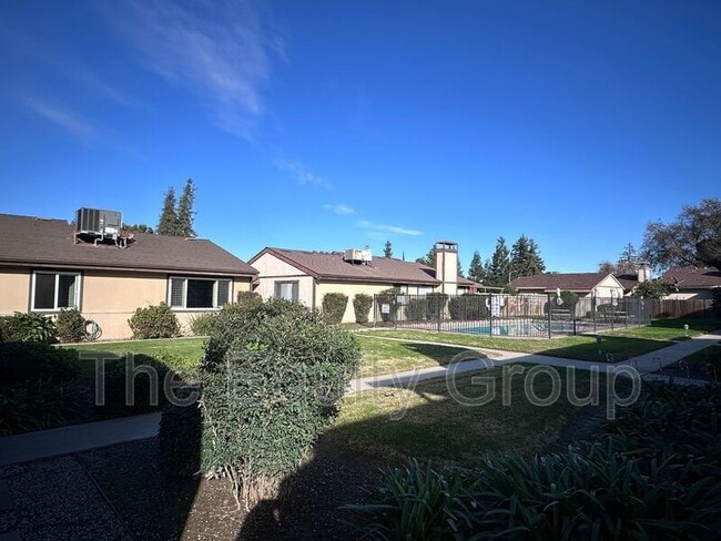 Photo - 3737 W Hillsdale Ave