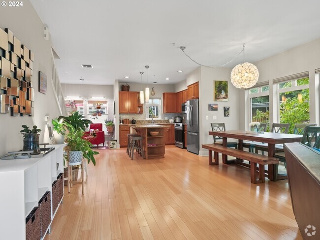 Kitchen / Great Room - 10677 SE 21st Ave Rental