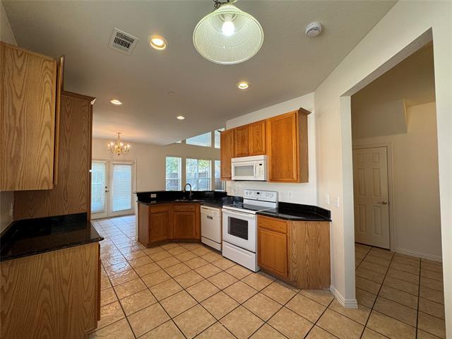 Photo - 900 Englewood Ln