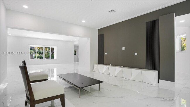 Photo - 711 Sunset Rd