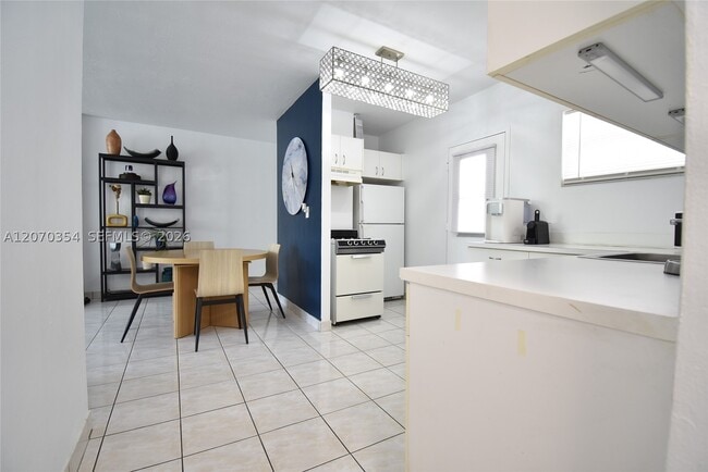 Photo - 1300 Lincoln Rd Unit B302