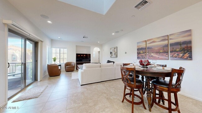 Photo - 3935 E Rough Rider Rd Unidad 1270