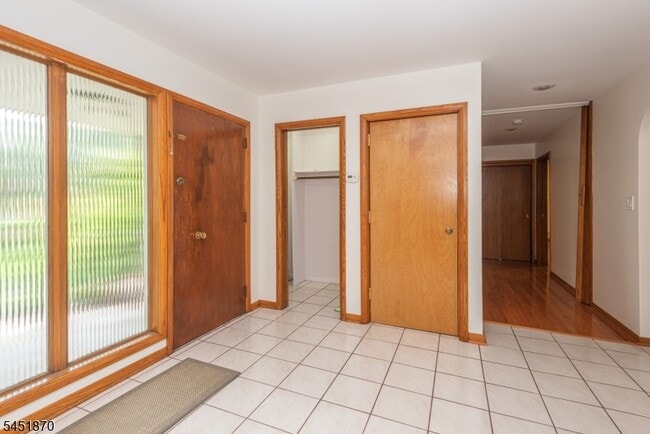 Photo - 681 Easton Ave