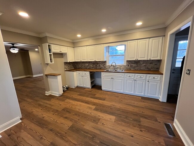 Photo - 2038 Conway Dr