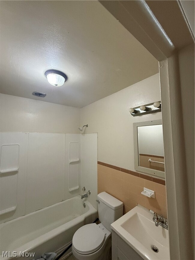 Photo - 640 Lakeside Dr Unit 3
