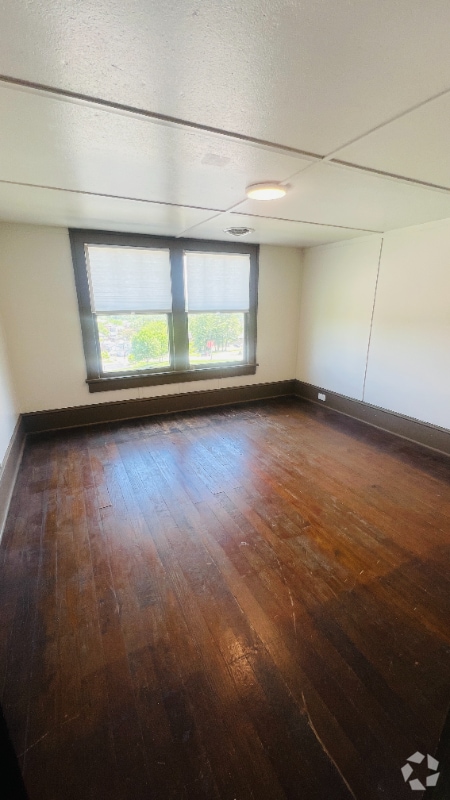 Building Photo - 812 Tyler Ave Rental