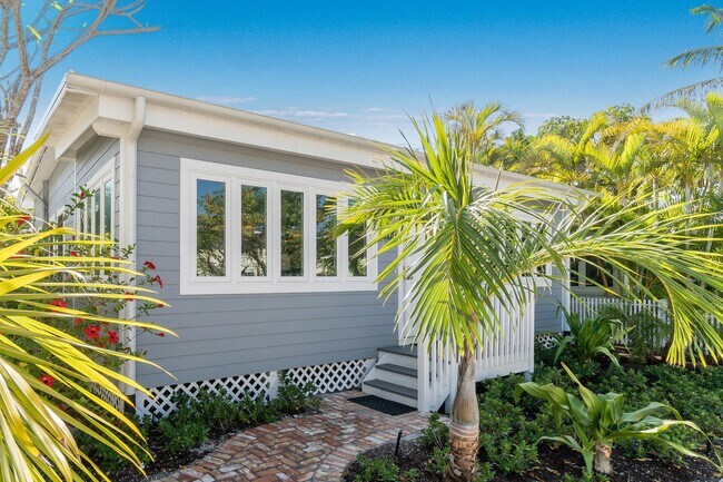 Photo - 380 Palm Ave