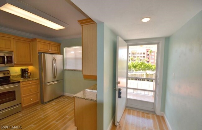 Photo - 307 Goodlette-Frank Rd Condominio Unidad 506B