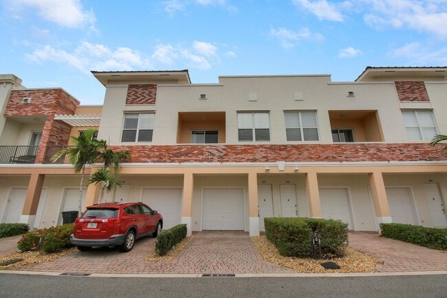 Photo - 10440 SW Stephanie Way Unidad 4207