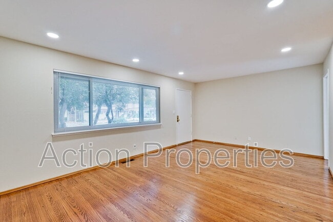 Photo - 1575 California St