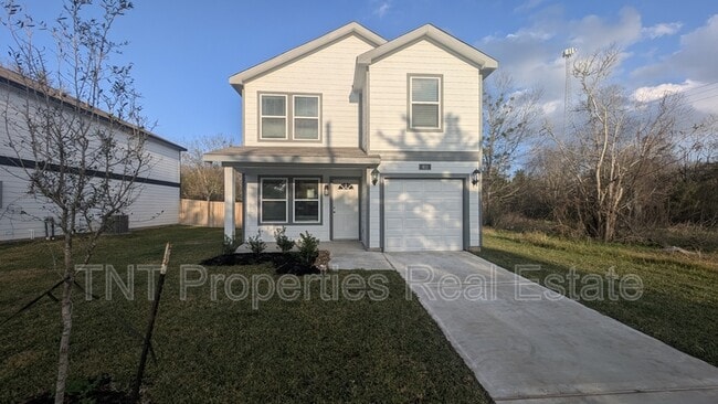 Photo - 411 Sandall St