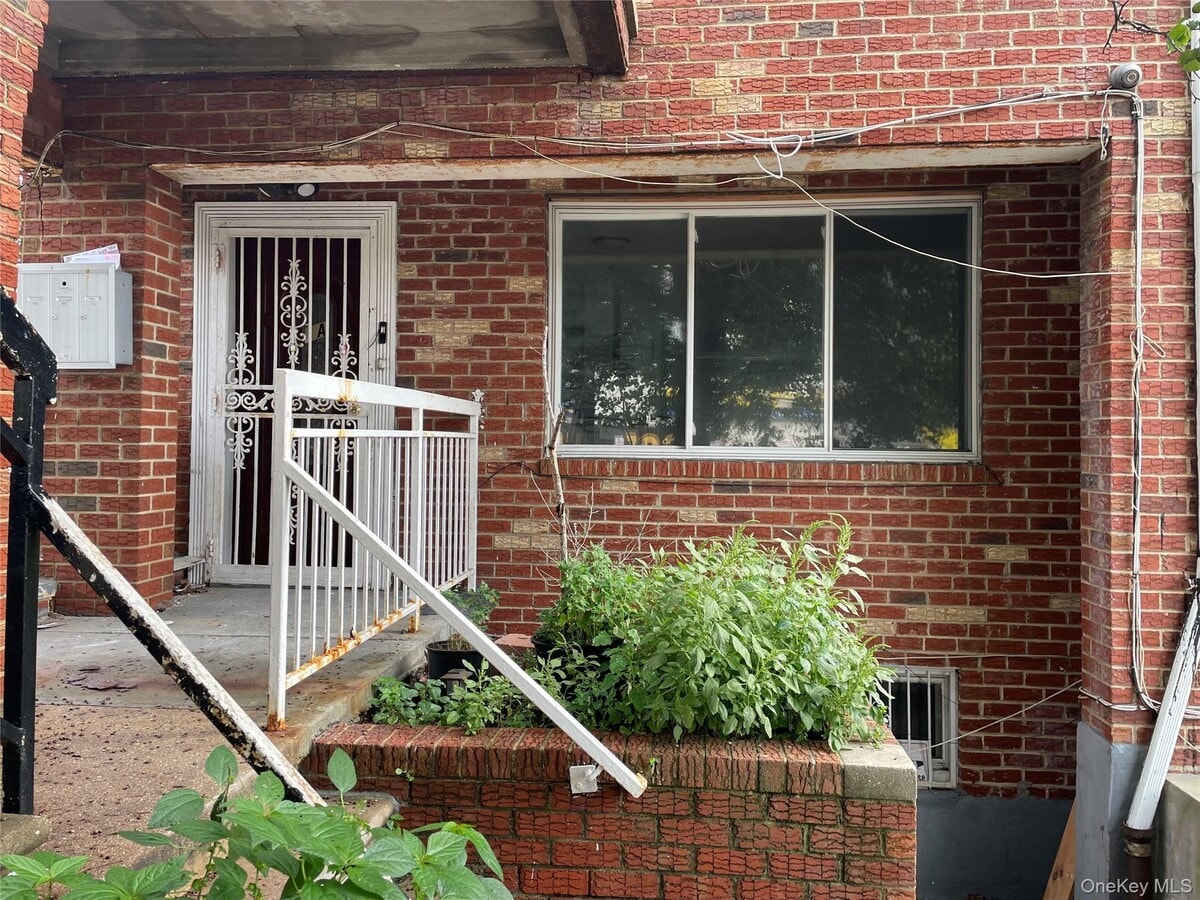 Photo - 901 E 106th St Unit 1A