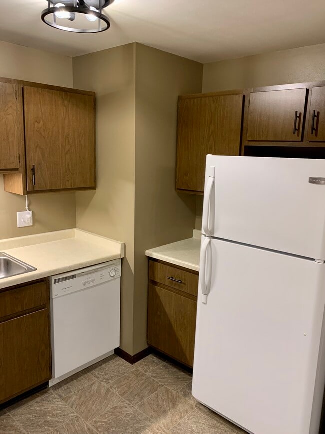 Photo - 1614 E Harding Dr