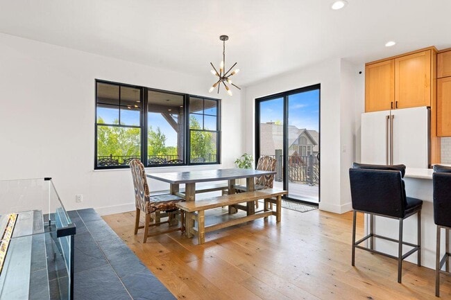 Photo - 557 St Andrews Dr