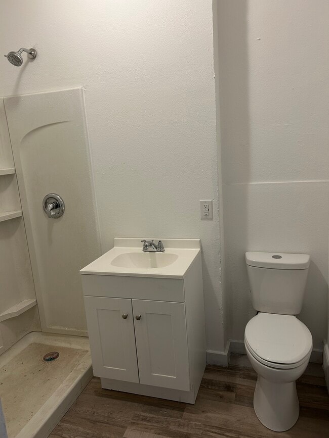 Photo - 1616 Davis St