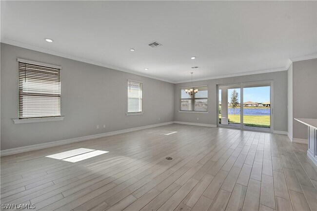 Photo - 437 Tamarindo Ln