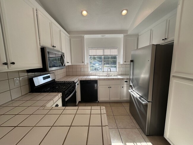 Photo - 4093 Heartland Way