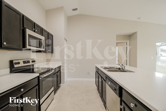 Photo - 1182 Jaslo St SE