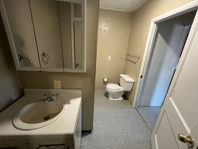 Photo - 103 W 1st St Unit C