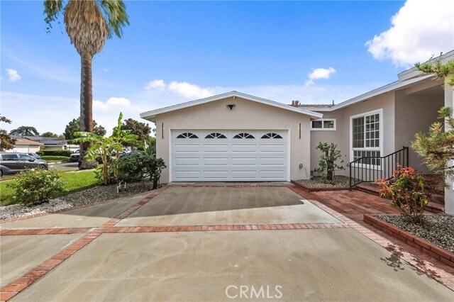 Photo - 9233 Swinton Ave