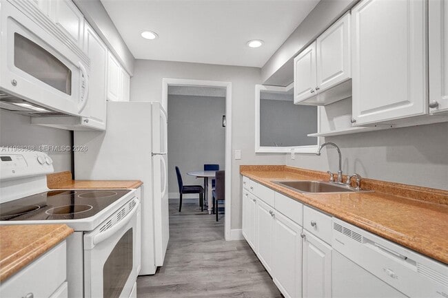 Photo - 400 N Riverside Dr Unidad 214