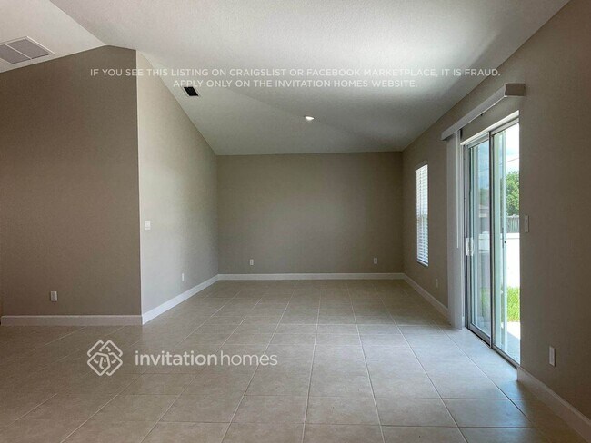 Photo - 982 Carver Rd SE