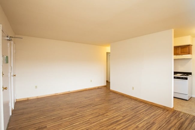 Photo - Cambridge Manor