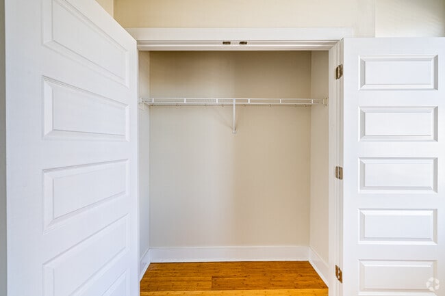 2BR, 2BA - 1,180SF - Second Closet