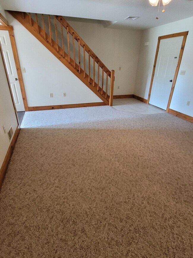 3 bedroom 1.5 bathroom Townhome Leola House Rental in Leola, PA