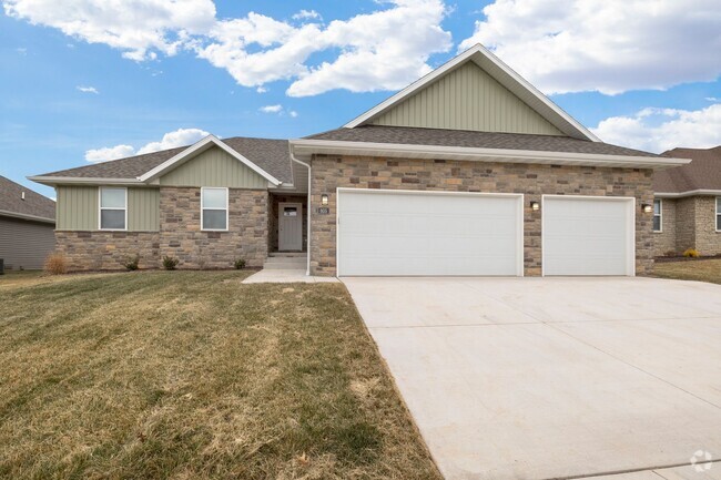 Building Photo - Brand New 4 Bed Room Home in Copper Leaf