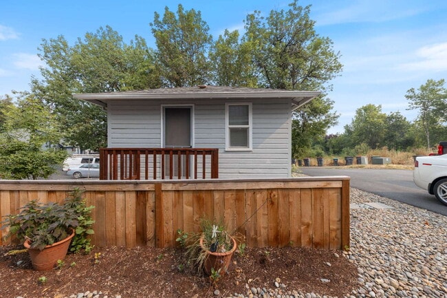 Photo - Charming 1 bedroom Cottage