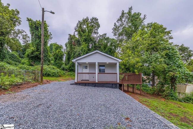 Photo - 611 Hunters Ct