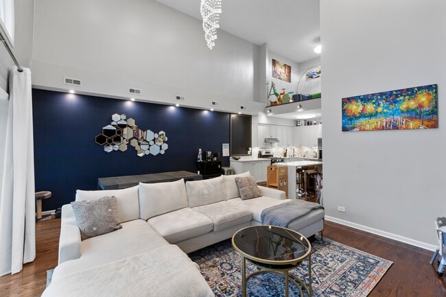 Building Photo - 1754 W Division St Unit 2 Rental