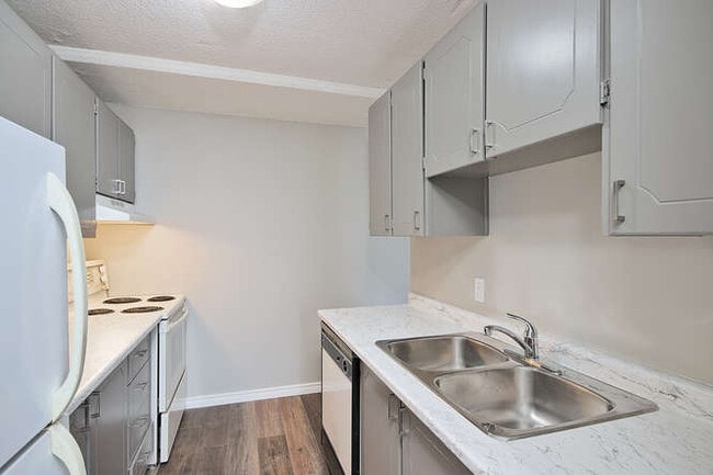 Photo - LOVELY TWO BEDROOM CONDO APARTMENT BY WHITE OAKS MALL Unit 202
