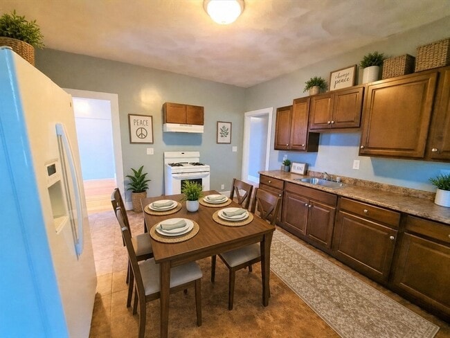 263 Talbot Ave Unit 3