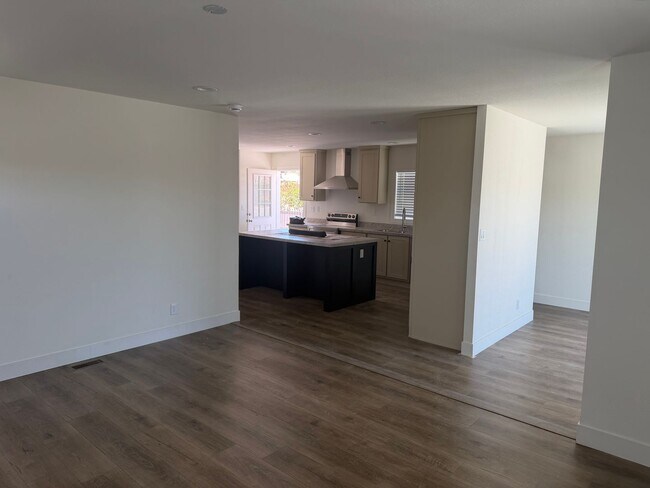 Photo - 3 Bedroom 2 Bath Home Near Tropicana & Nellis
