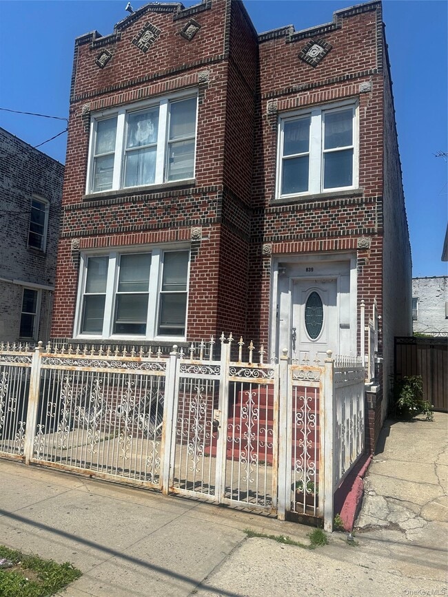 Building Photo - 839 Lenox Rd Unit 4