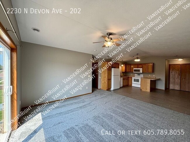 2230 Devon Ave Unit 202
