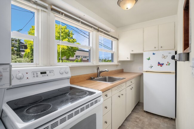 Photo - 5444 Kirkwood Pl N Unit 2