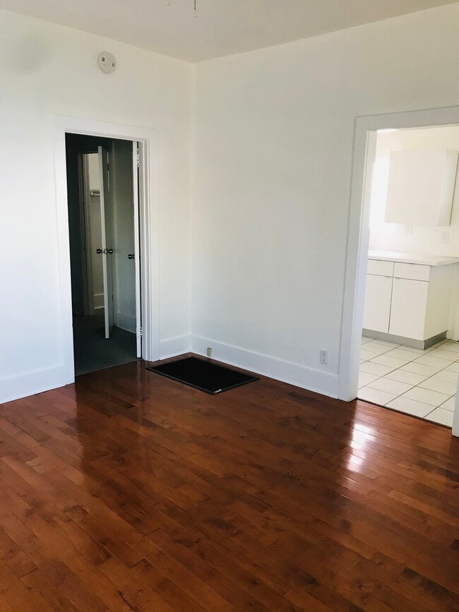 Photo - 1234 17th St Unit Front