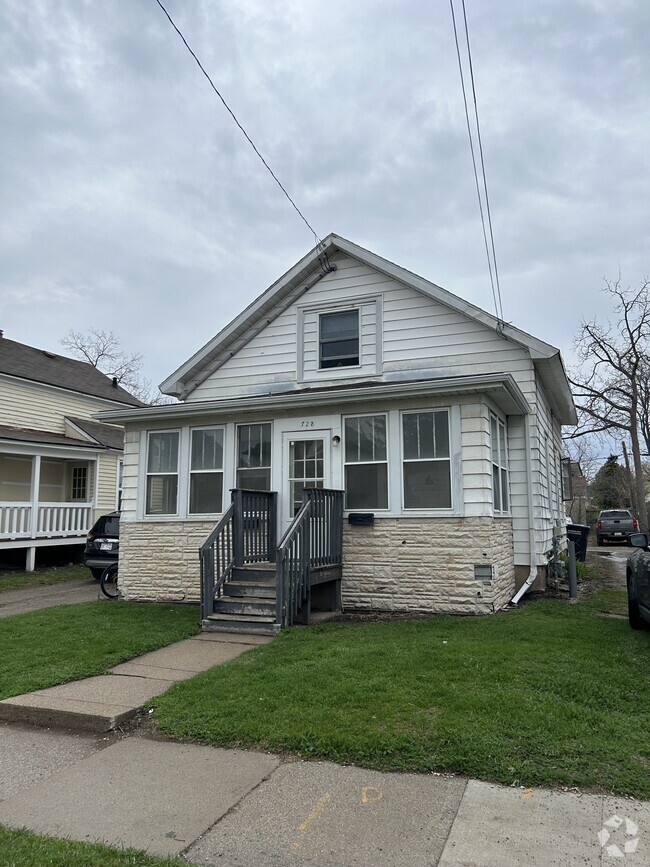 Building Photo - 724 Scott Ave Unit 1 Rental