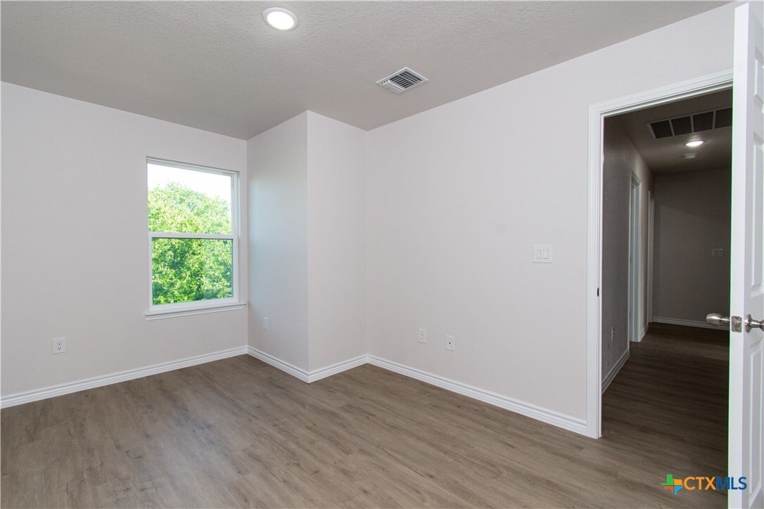 Photo - 802 White Meadow Ln
