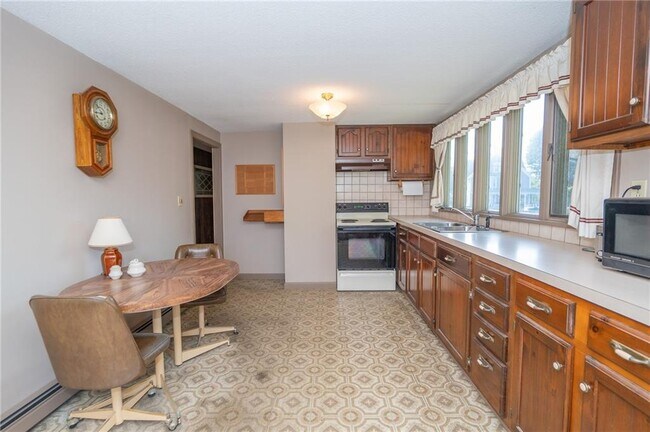 Photo - 137A Kingstown Rd