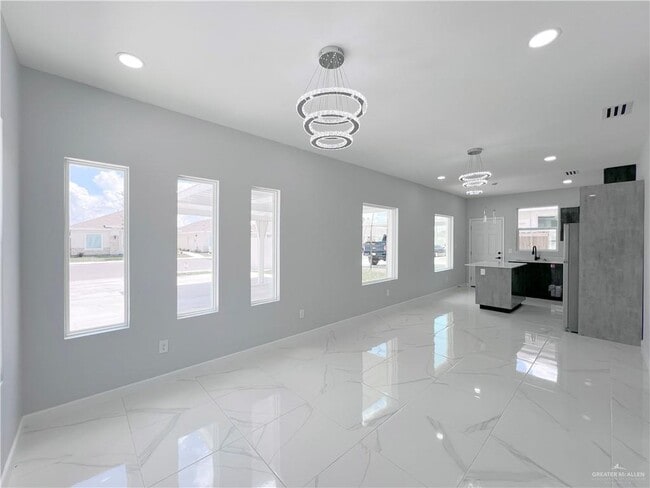 823 N Woodson Ave Unit 4