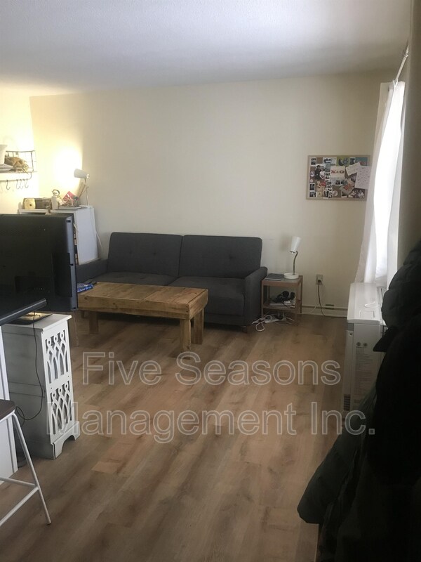 Photo - 279 St Paul St