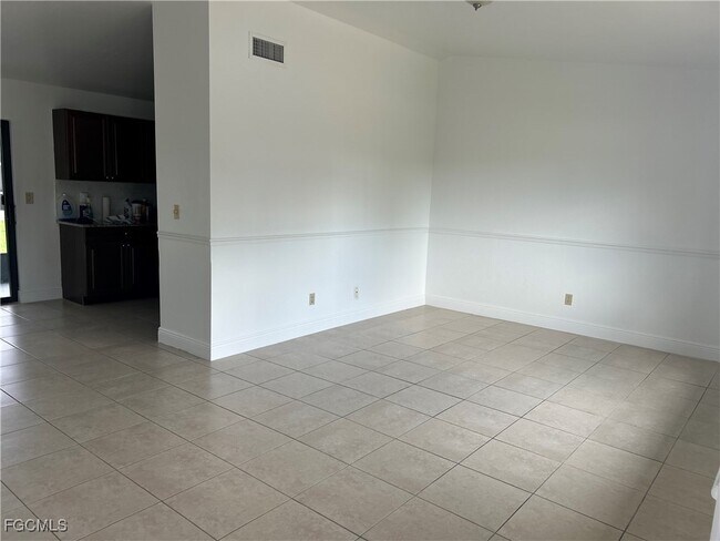 Photo - 729 SW 46th St