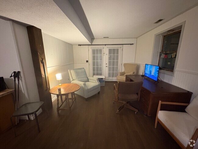 Building Photo - 24 Marrow Ln Unit Basement apartment