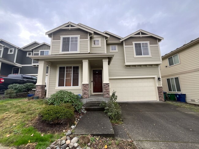 Big and Beautiful 4 Bedroom Home in Renton!! - Big and Beautiful 4 Bedroom Home in Renton!!